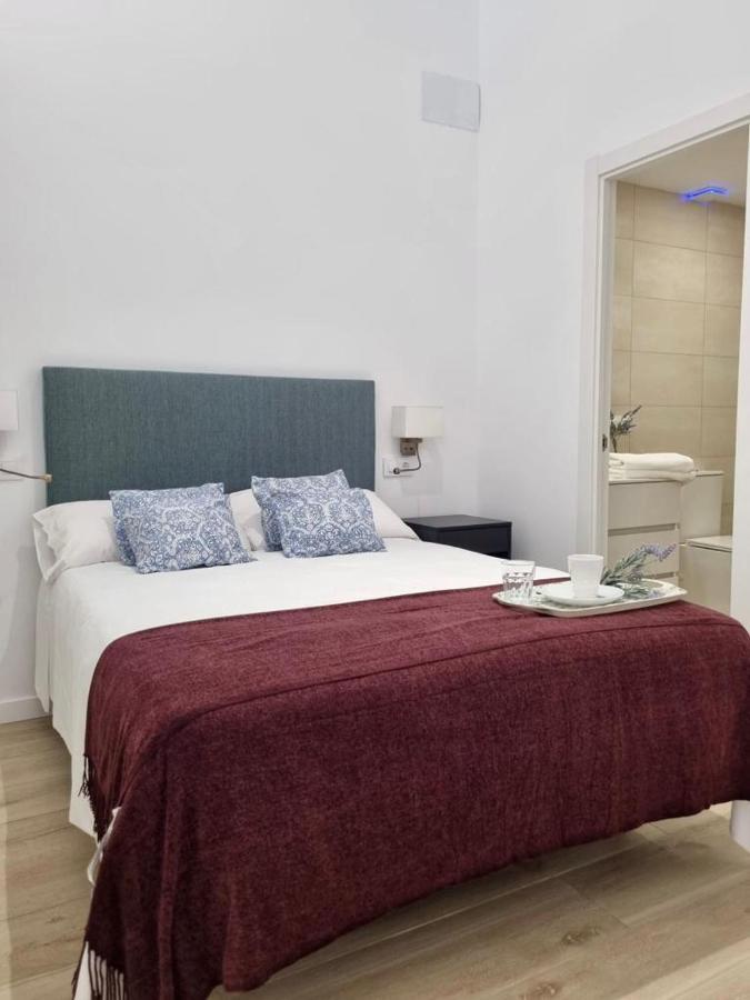Apartamentos Rg Hospital Valme Sevilla Eksteriør bilde