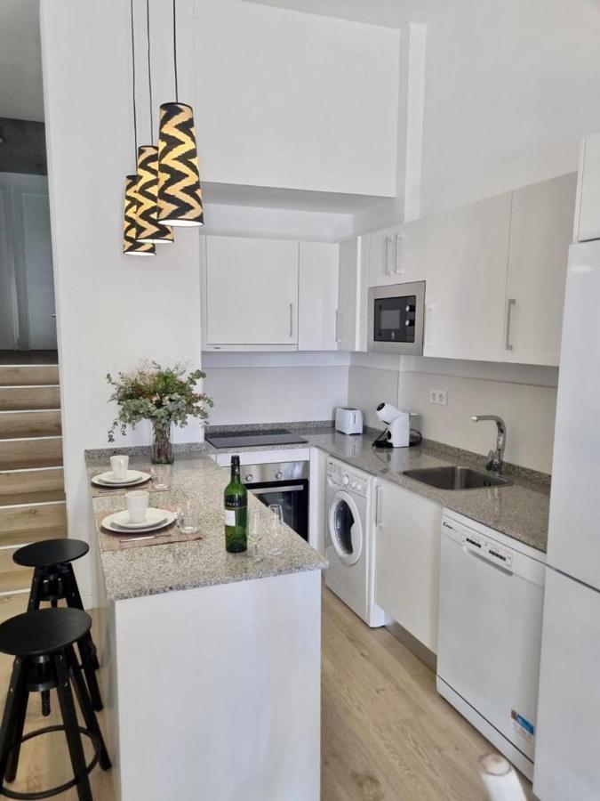 Apartamentos Rg Hospital Valme Sevilla Eksteriør bilde