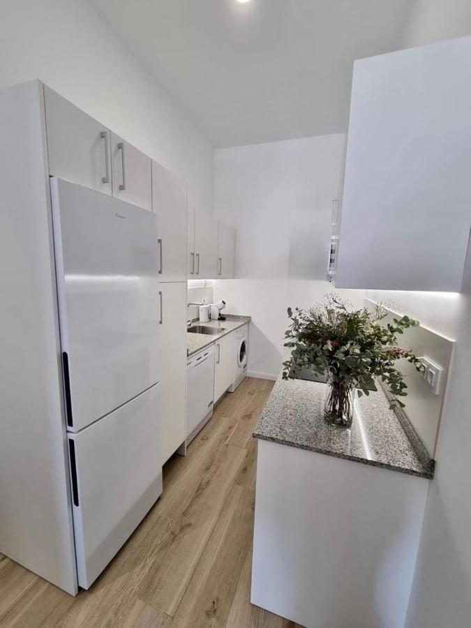 Apartamentos Rg Hospital Valme Sevilla Eksteriør bilde