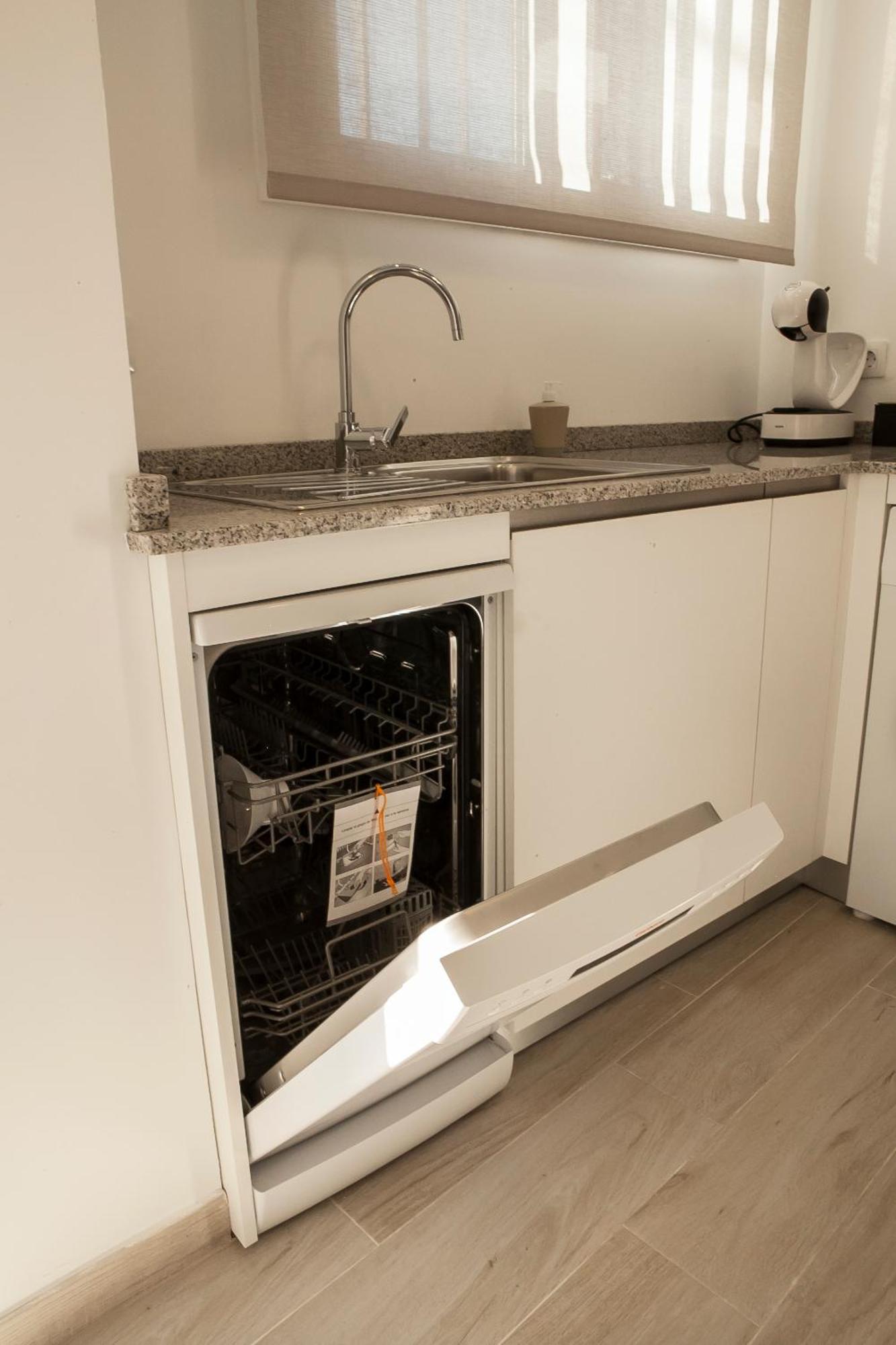 Apartamentos Rg Hospital Valme Sevilla Eksteriør bilde