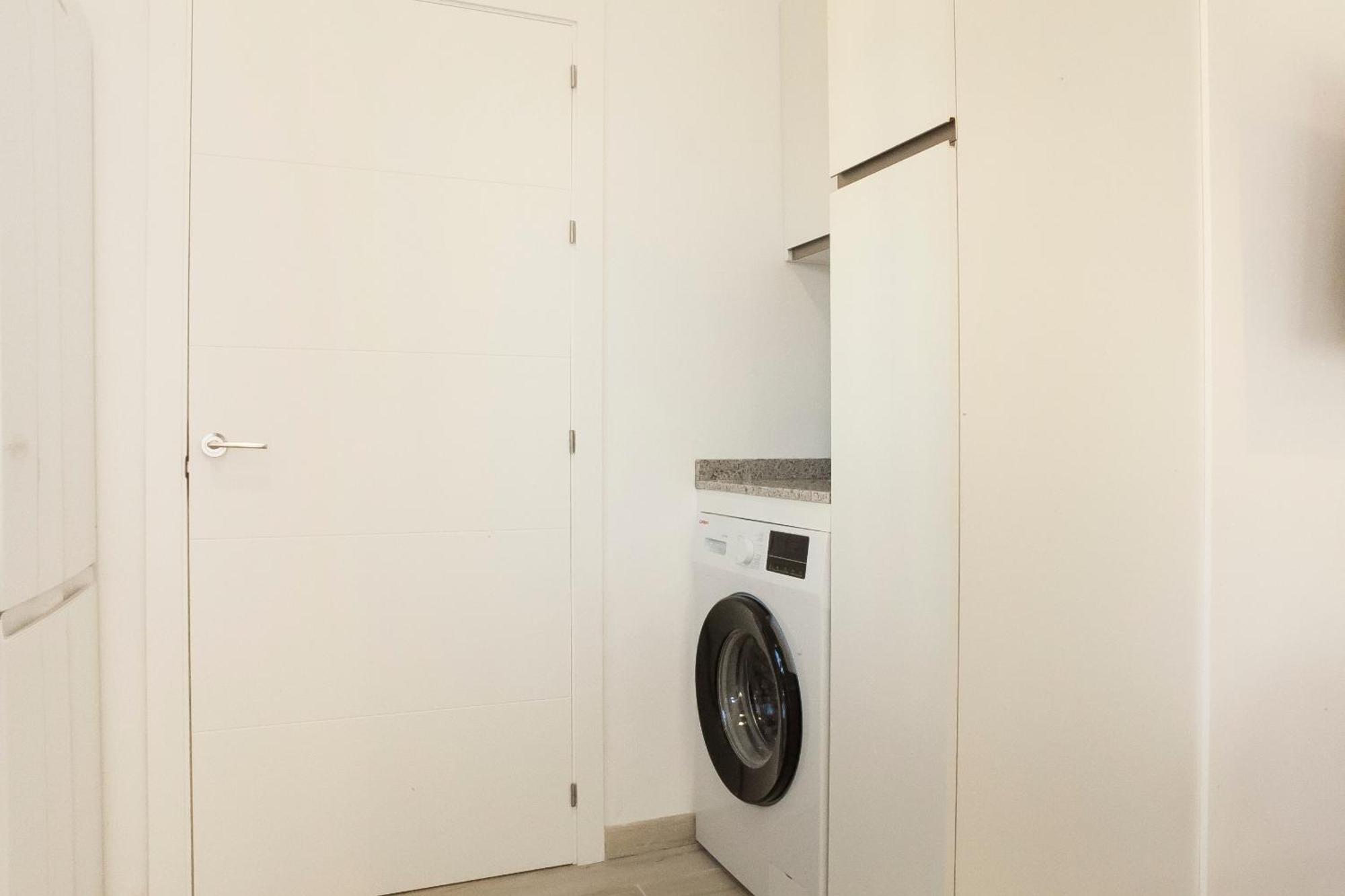Apartamentos Rg Hospital Valme Sevilla Eksteriør bilde