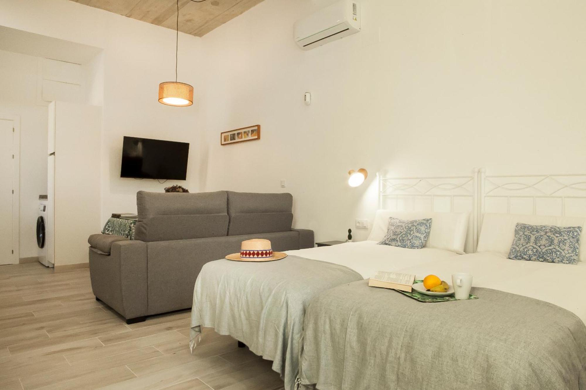 Apartamentos Rg Hospital Valme Sevilla Eksteriør bilde
