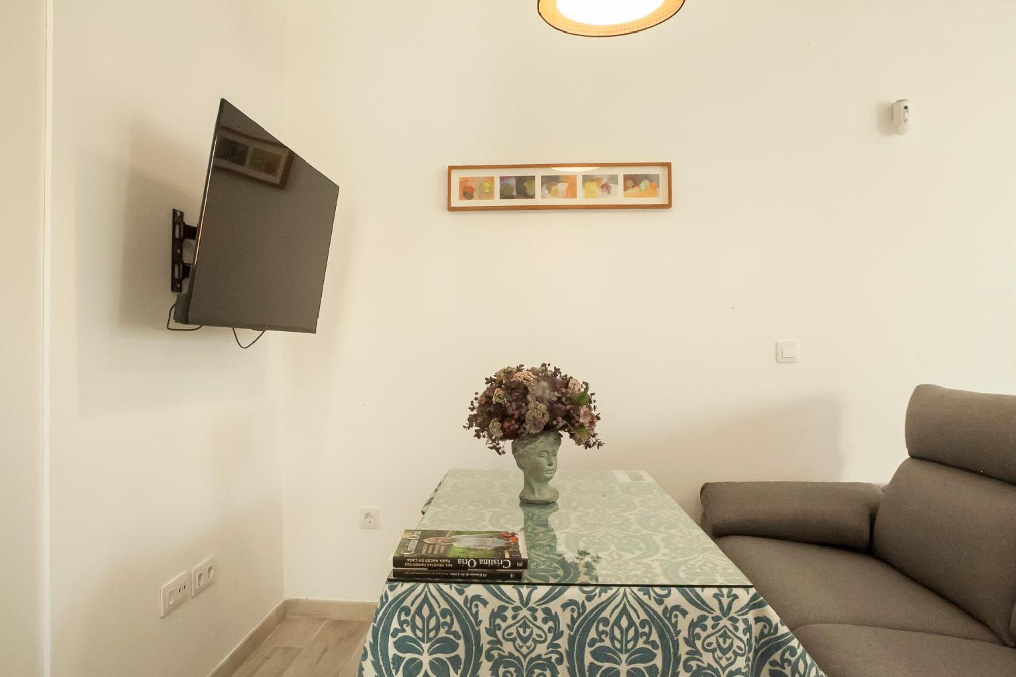 Apartamentos Rg Hospital Valme Sevilla Eksteriør bilde