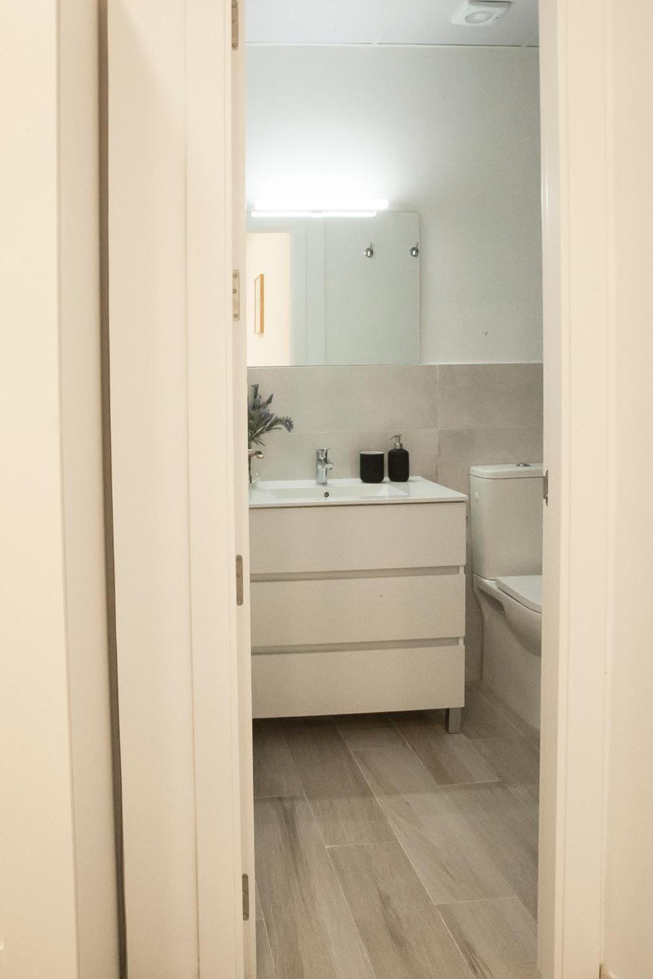 Apartamentos Rg Hospital Valme Sevilla Eksteriør bilde