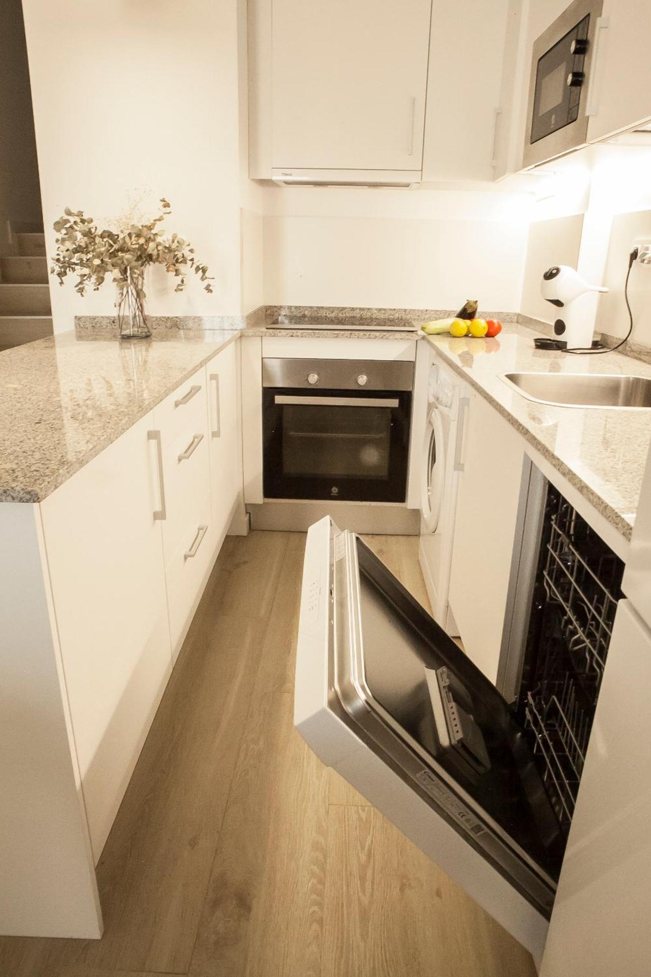 Apartamentos Rg Hospital Valme Sevilla Eksteriør bilde