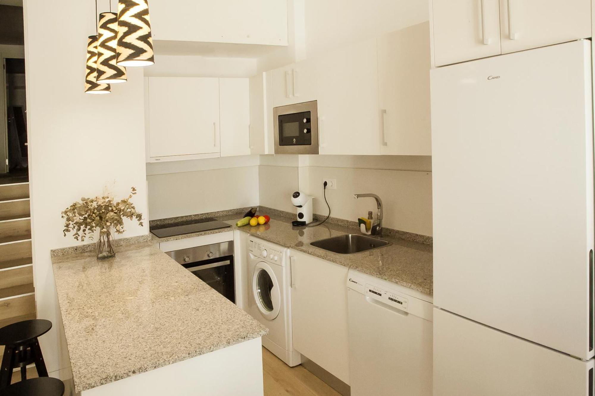 Apartamentos Rg Hospital Valme Sevilla Eksteriør bilde