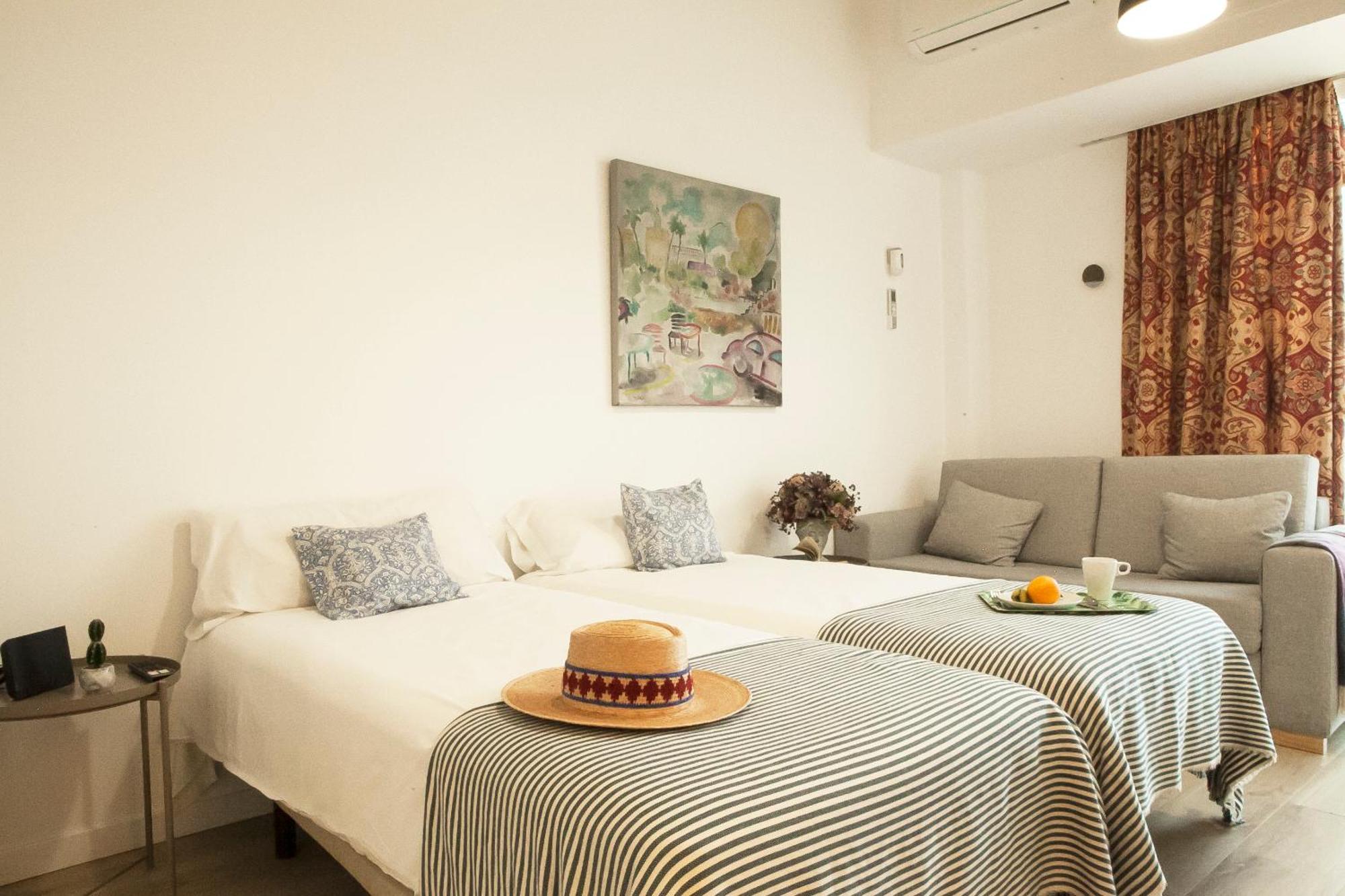 Apartamentos Rg Hospital Valme Sevilla Eksteriør bilde