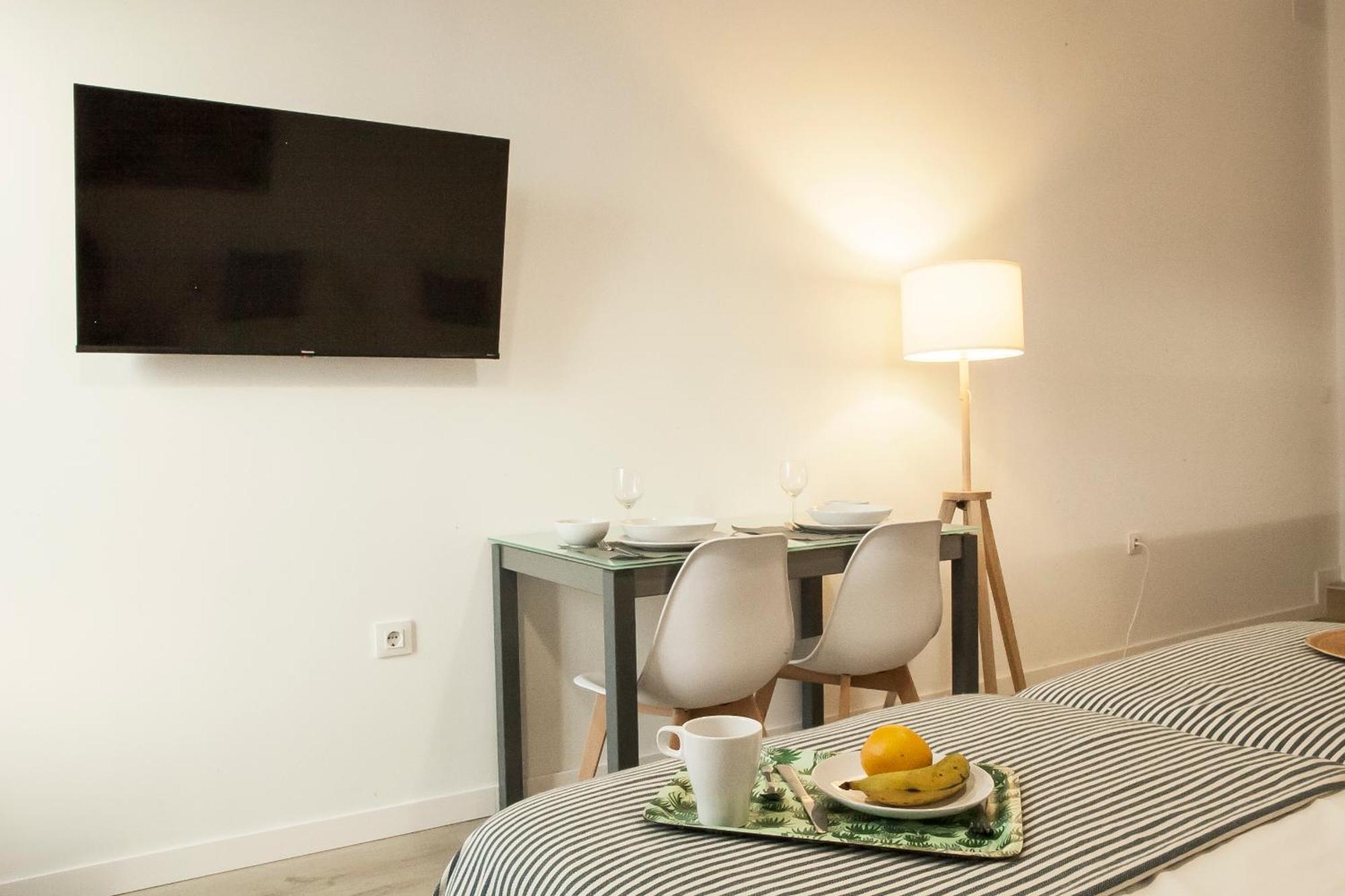 Apartamentos Rg Hospital Valme Sevilla Eksteriør bilde