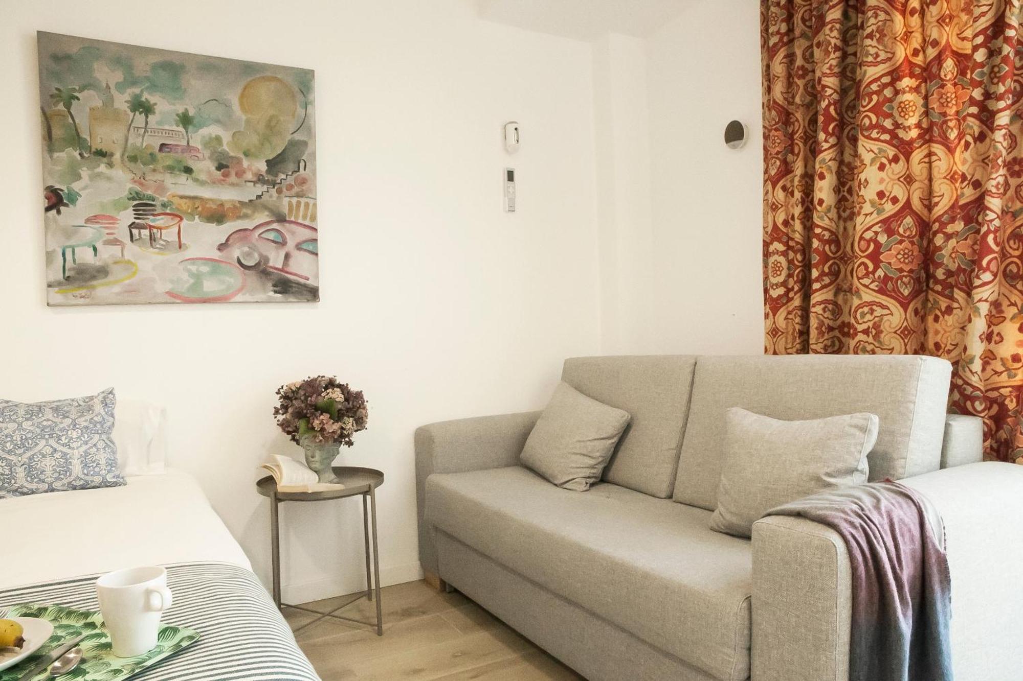 Apartamentos Rg Hospital Valme Sevilla Eksteriør bilde